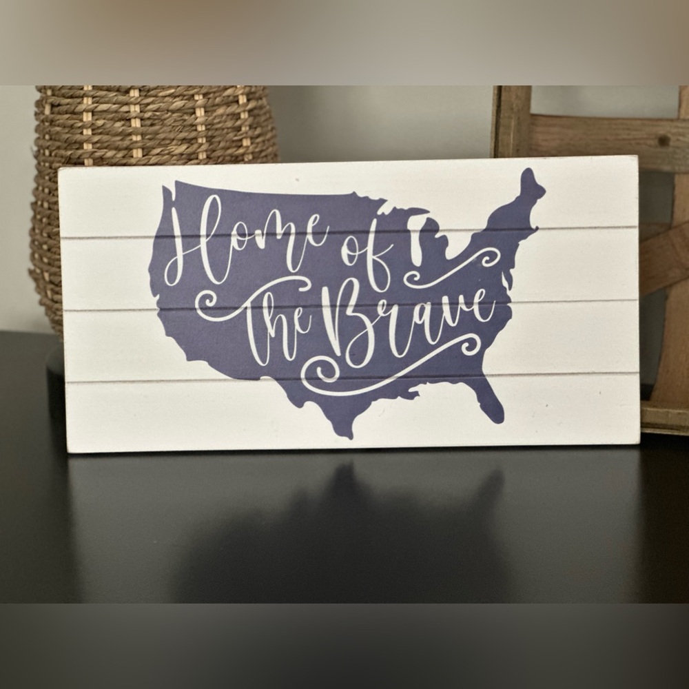 Decocrated NWT Americana Wall Art Home of the Brave ~ 4th of July - Sign